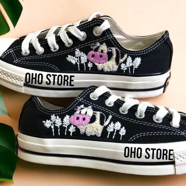 Cow Embroidered Shoes, Custom Embroidered Converse Low Tops, Personalized Hand Embroidered Sneakers, Unique Gift for Her, Animal Embroidery
