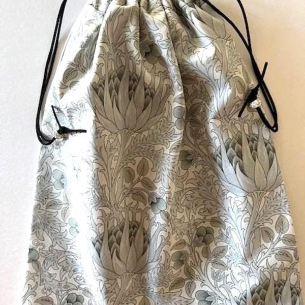 William Morris Fabric Shoe Bag 12 x15 Inches Lined Lingerie Gift Storage Utility   ARTICHOKE